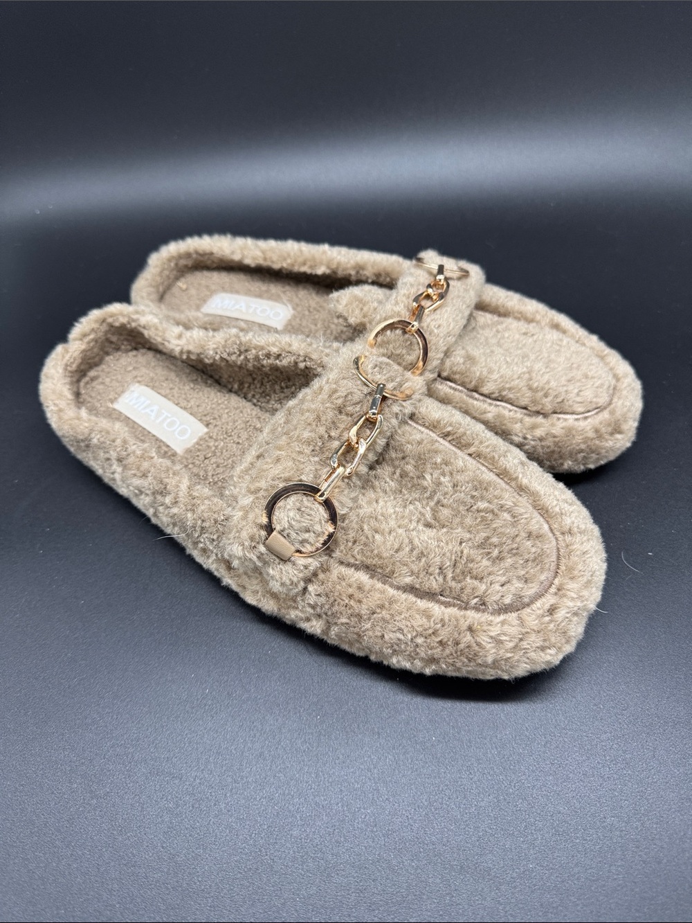 Women's Faux-Shearling Slip-On Mules in Beige with Gold Chain